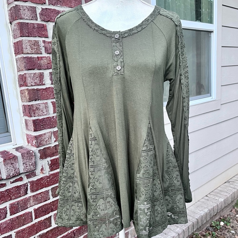 ODDY Brand Olive Green Lady’s Long Sleeve Top;Size Small NWT